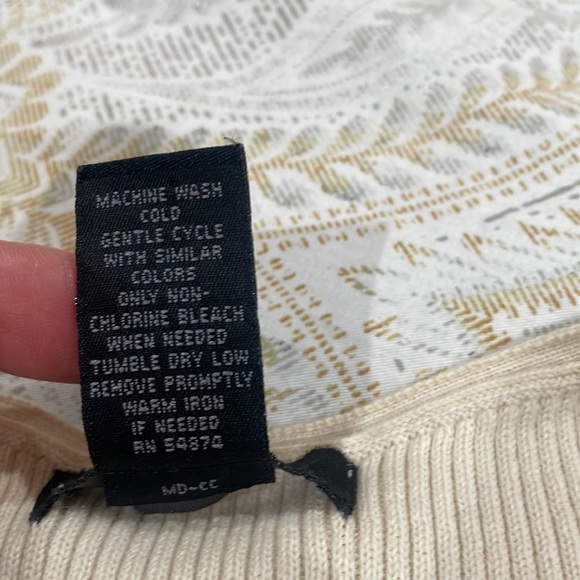 The Limited Top Size: L - Picture 4 of 5